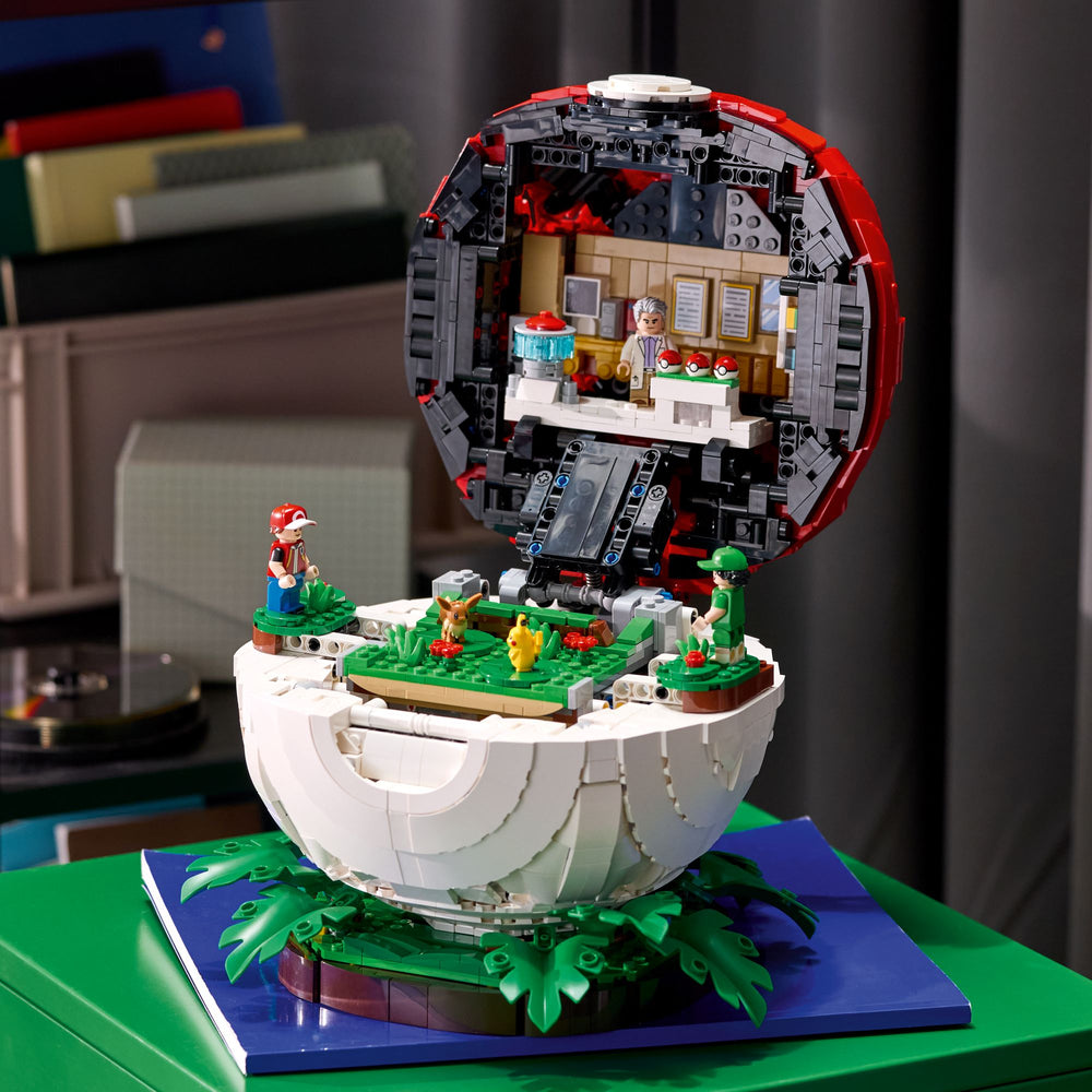 LEGO Pokémon Iconic Trainer Moments Poké Ball Lego/CityBrix - Science Museum Shop