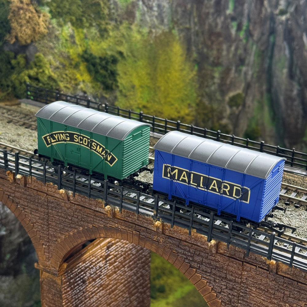 Mallard Souvenir Wagon OO-Gauge Rolling Stock - Science Museum Shop