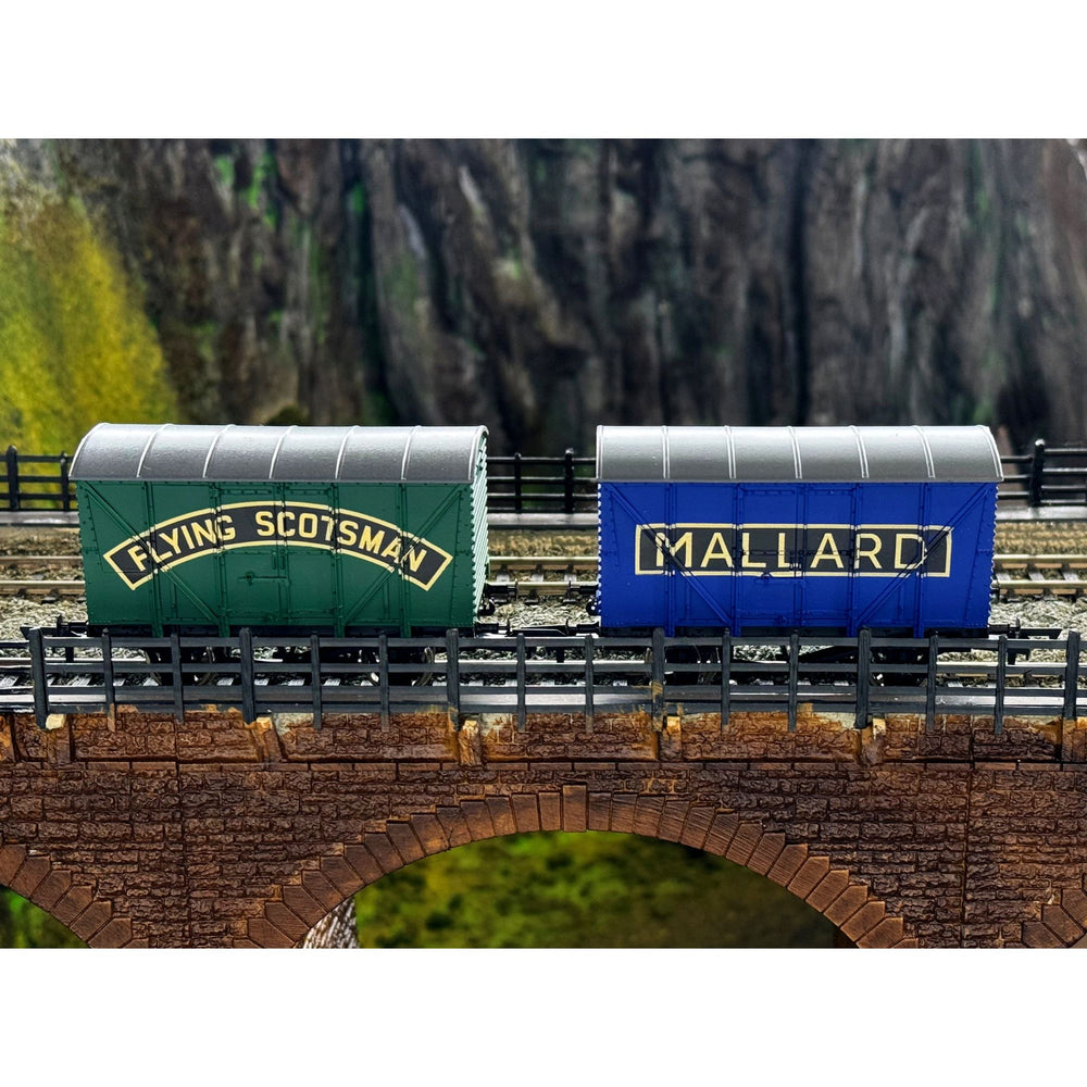 Mallard Souvenir Wagon OO-Gauge Rolling Stock - Science Museum Shop