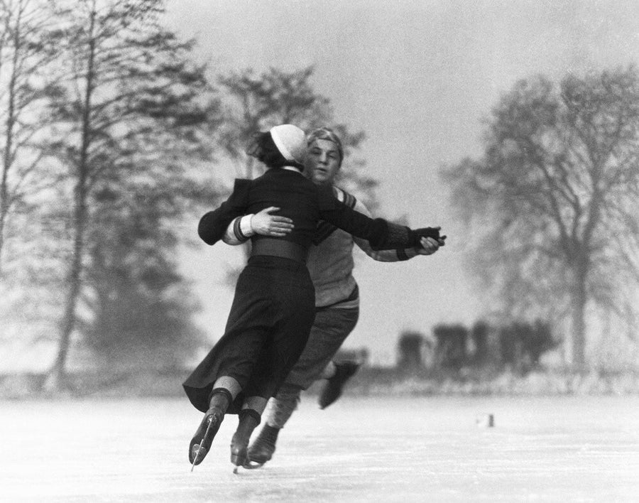 Couple skating on an ice rink, c 1930s. Art Print - Science Museum Shop