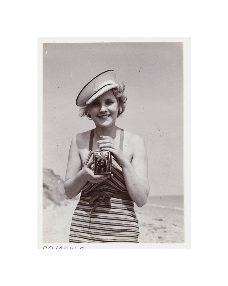 Woman taking a photograph, about 1935 unstretched canvas small none Art Print - Science Museum Shop