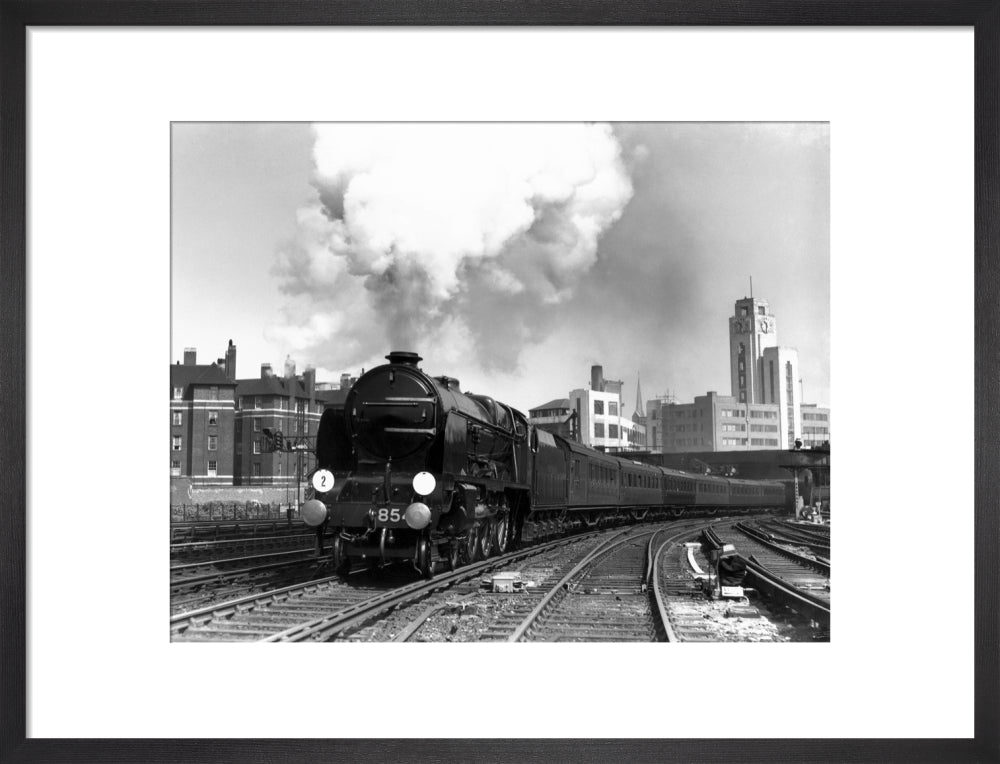 'Howard of Effingham' leaving London Victoria station, c 1939. art print medium black Art Print - Science Museum Shop
