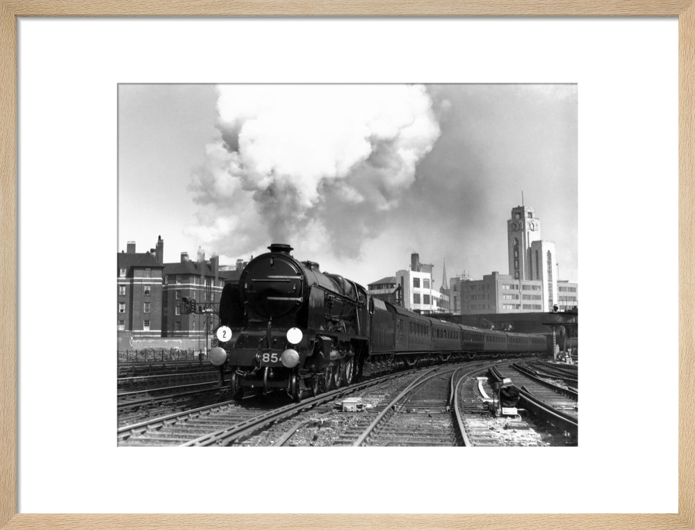 'Howard of Effingham' leaving London Victoria station, c 1939. art print medium natural Art Print - Science Museum Shop