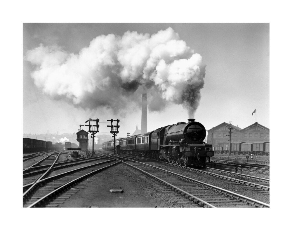 'Princess Helena Victoria' leaving Edge Hill, Liverpool, c 1938. unstretched canvas large none Art Print - Science Museum Shop