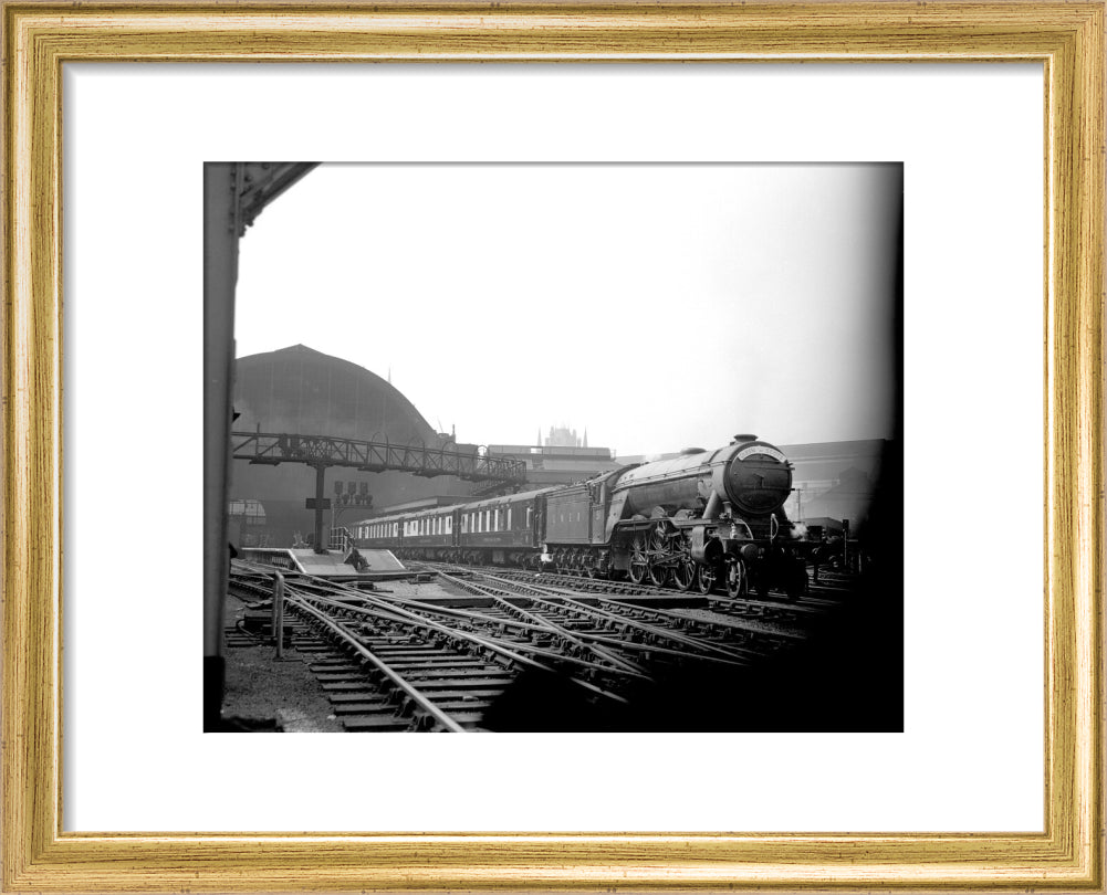 LNER A3 'Blink Bonny' No.51 on the 'Queen of Scots' art print extra small gold Art Print - Science Museum Shop