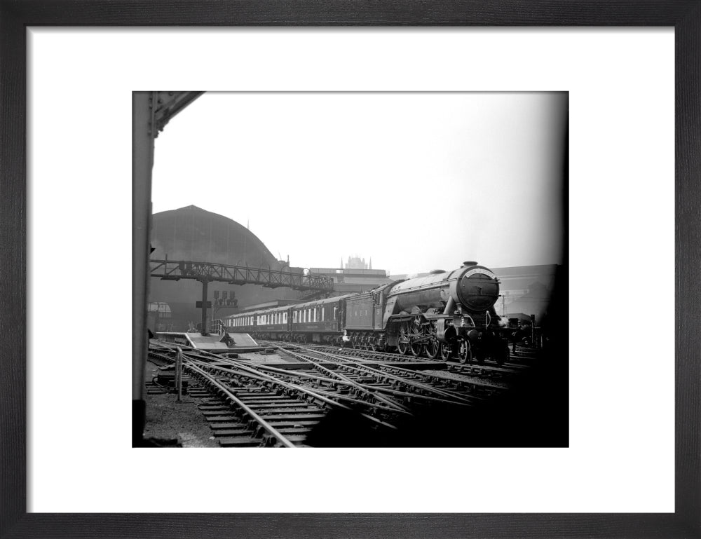 LNER A3 'Blink Bonny' No.51 on the 'Queen of Scots' art print small black Art Print - Science Museum Shop