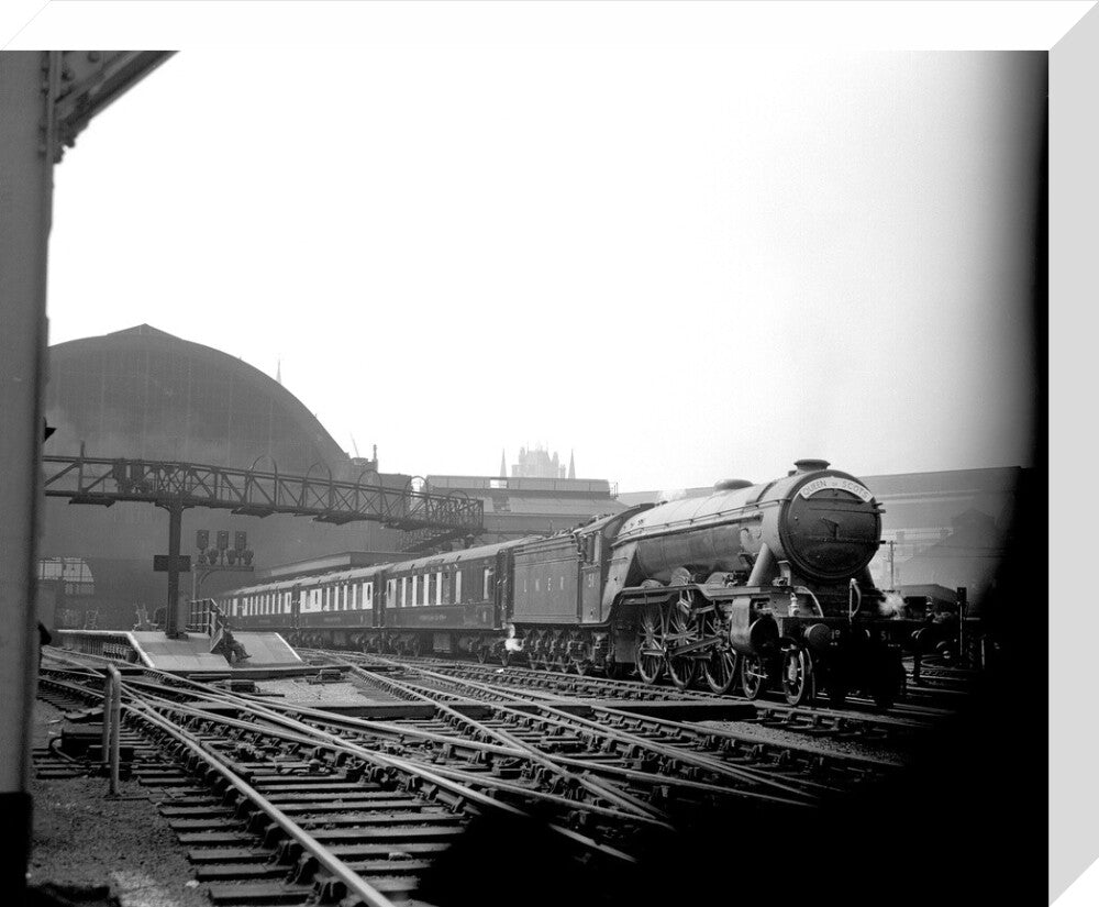 LNER A3 'Blink Bonny' No.51 on the 'Queen of Scots' stretched canvas medium none Art Print - Science Museum Shop