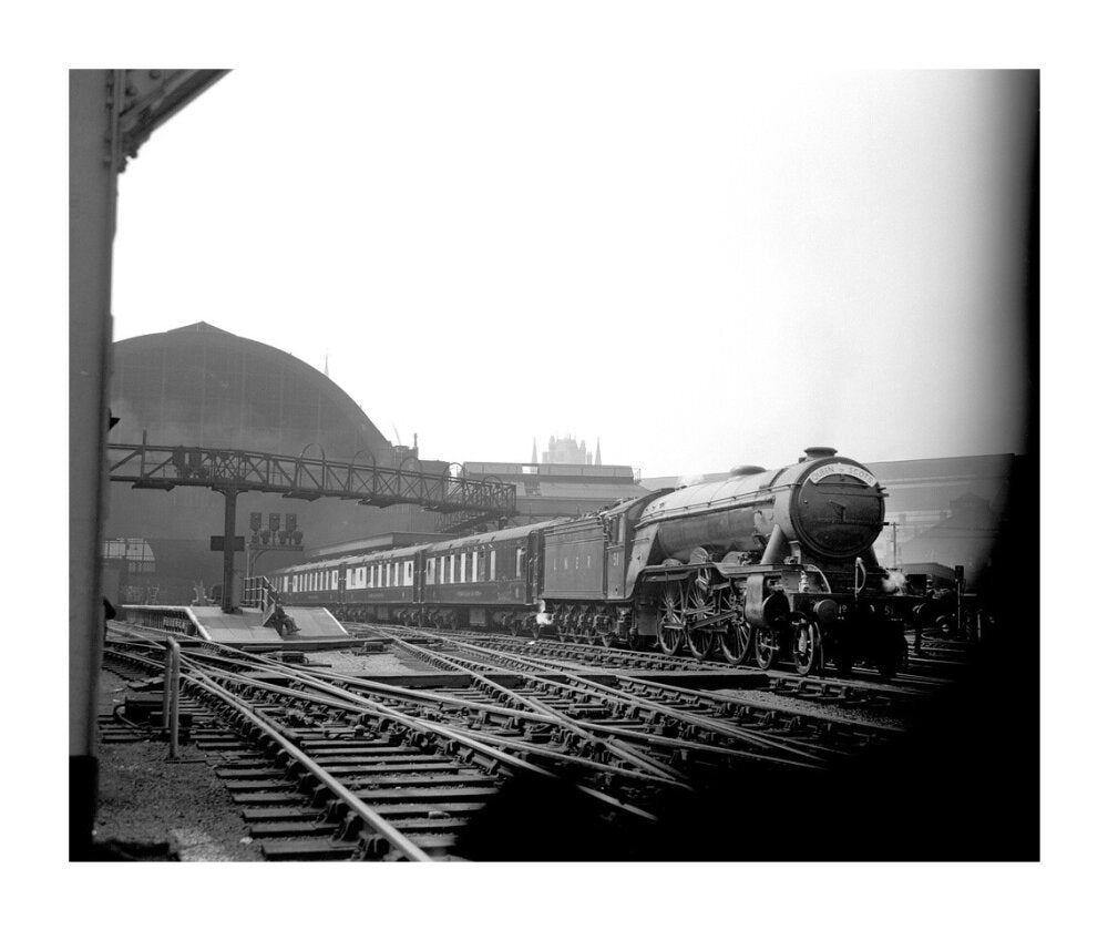 LNER A3 'Blink Bonny' No.51 on the 'Queen of Scots' unstretched canvas extra large none Art Print - Science Museum Shop