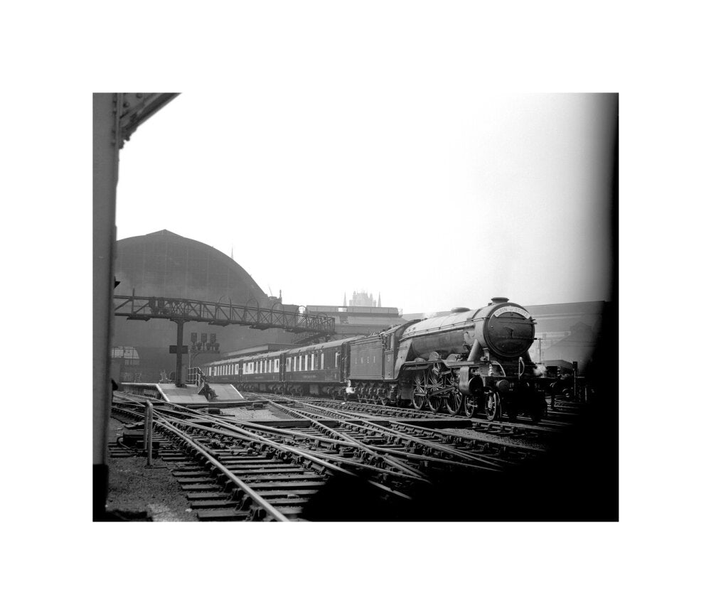 LNER A3 'Blink Bonny' No.51 on the 'Queen of Scots' unstretched canvas small none Art Print - Science Museum Shop