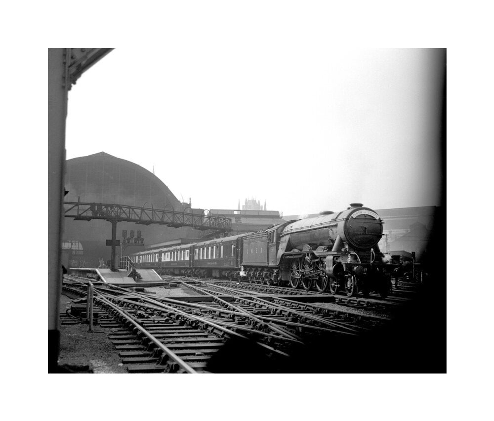 LNER A3 'Blink Bonny' No.51 on the 'Queen of Scots' unstretched canvas medium none Art Print - Science Museum Shop