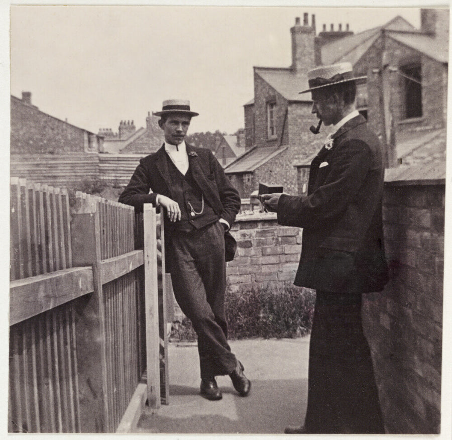 Man taking a photograph with a Brownie camera, c 1900. Art Print - Science Museum Shop