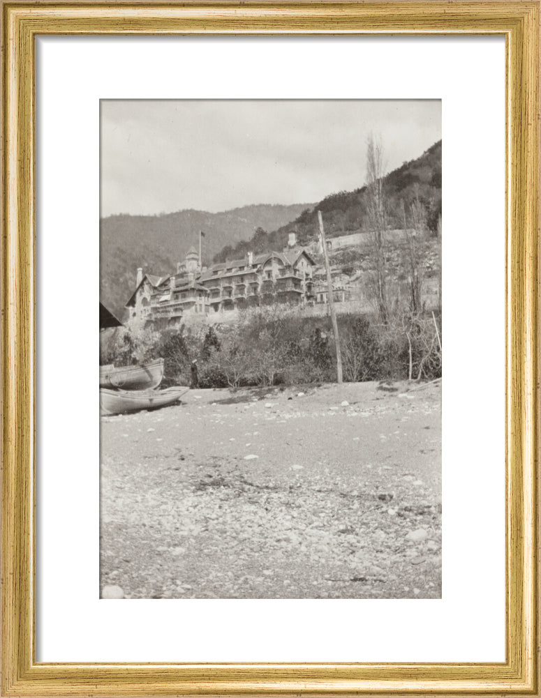 The Palace of Prince Alexander of Oldenburg at Gagra from the Beach. art print small gold Art Print - Science Museum Shop