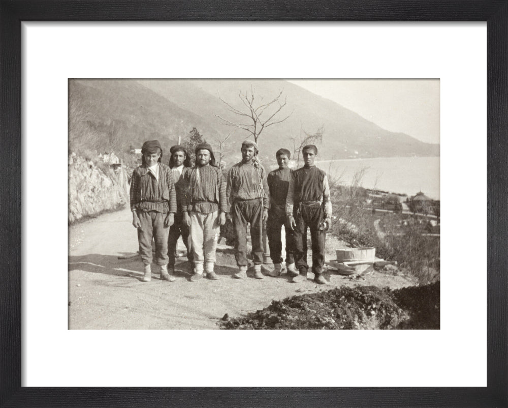 Workmen at Gagra art print extra small black Art Print - Science Museum Shop