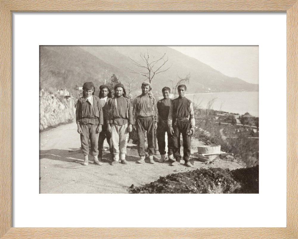 Workmen at Gagra art print extra small natural Art Print - Science Museum Shop
