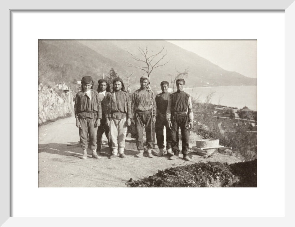 Workmen at Gagra art print small white Art Print - Science Museum Shop