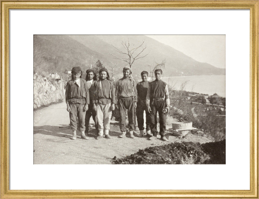Workmen at Gagra art print medium gold Art Print - Science Museum Shop