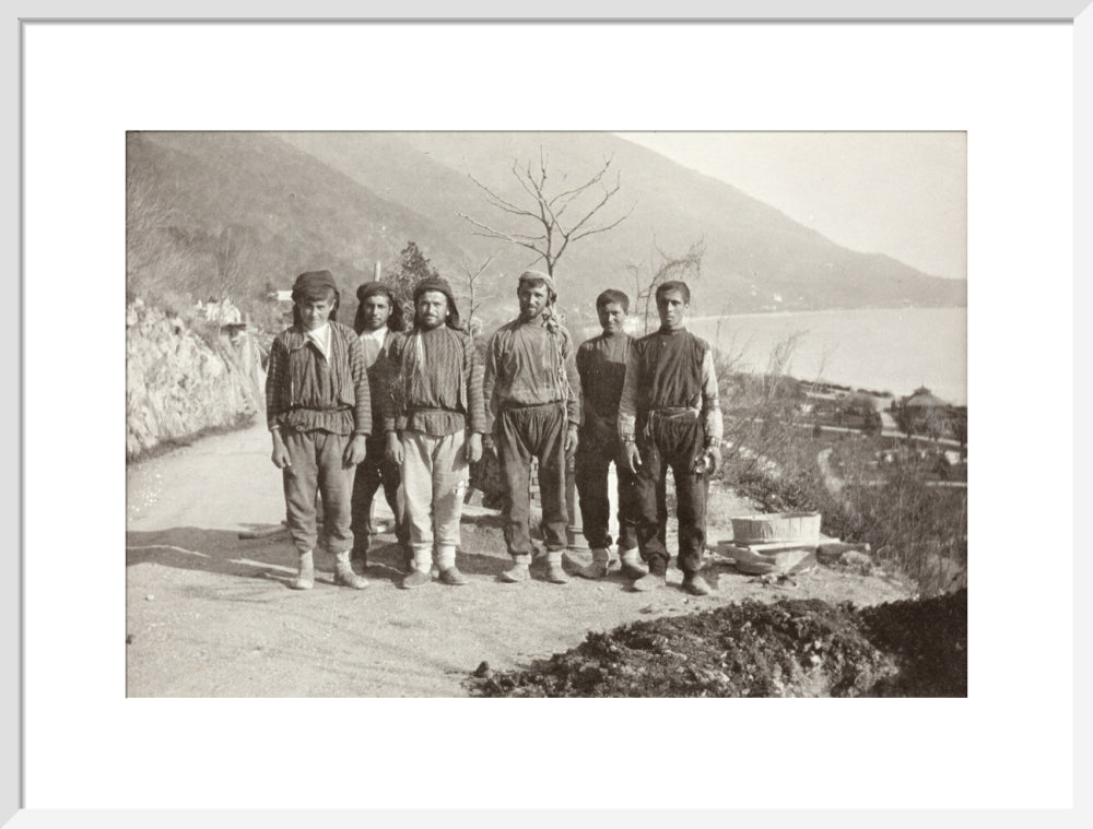 Workmen at Gagra art print large white Art Print - Science Museum Shop