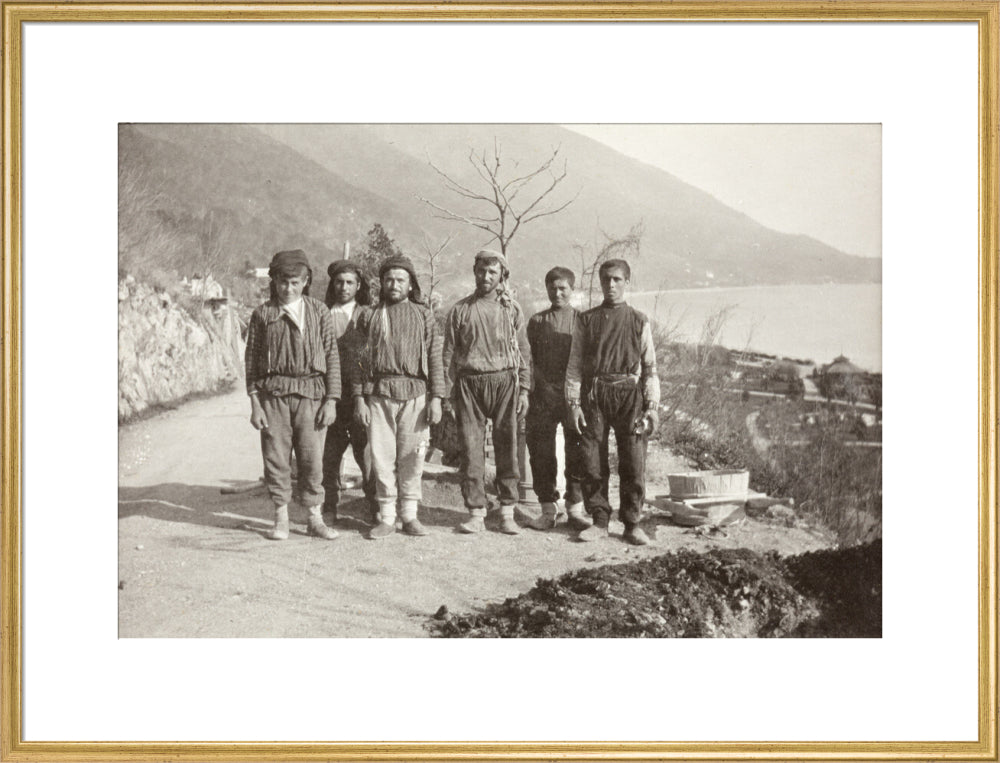 Workmen at Gagra art print extra large gold Art Print - Science Museum Shop