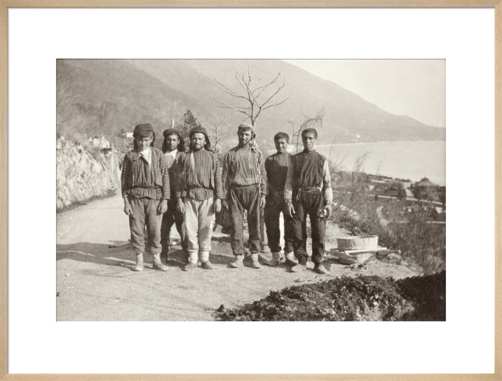 Workmen at Gagra art print extra large natural Art Print - Science Museum Shop