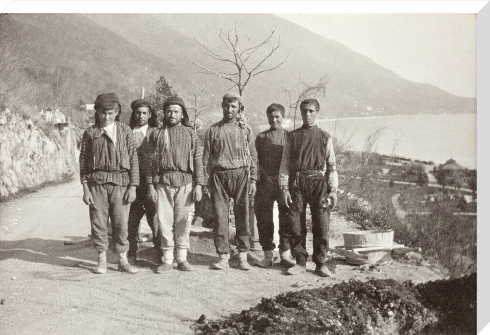 Workmen at Gagra stretched canvas extra large none Art Print - Science Museum Shop