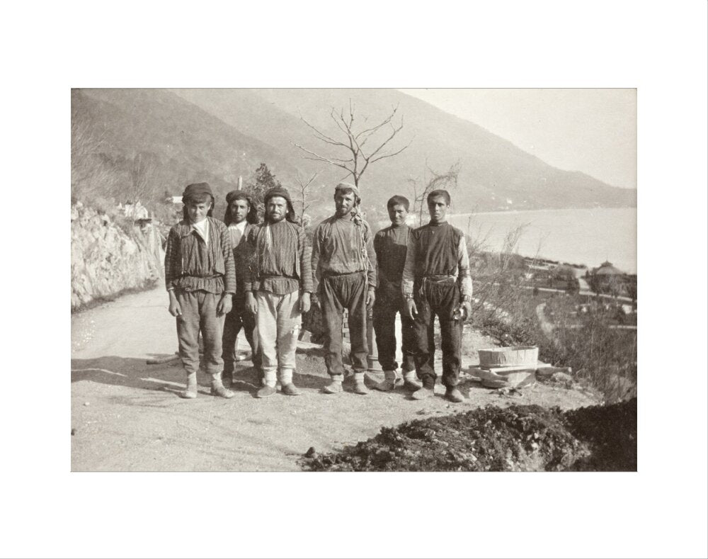 Workmen at Gagra art print extra small none Art Print - Science Museum Shop