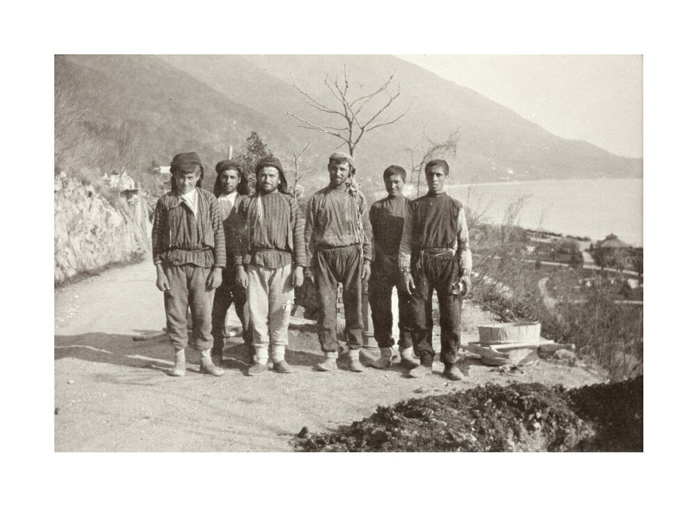 Workmen at Gagra unstretched canvas large none Art Print - Science Museum Shop